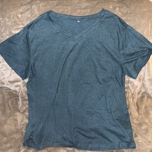NWOT. Women’s Soft Teal/Turquoise V-Neck Tunic Tee